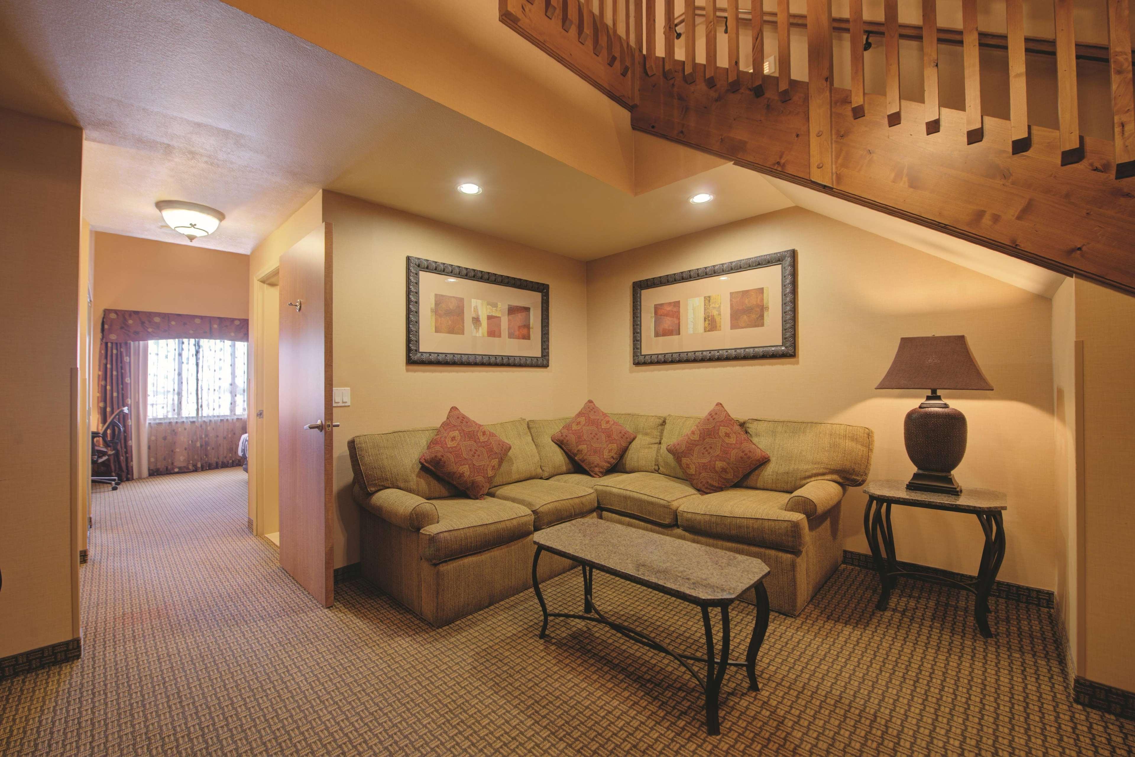 La Quinta By Wyndham Hotel